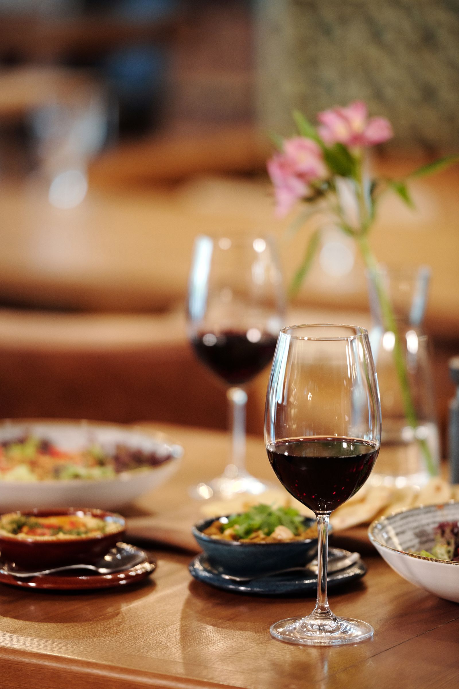 Calice di vino rosso al ristorante